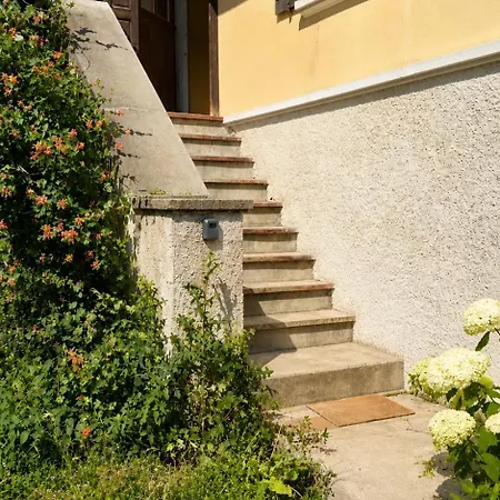 Будинок відпочинку Minutes Walk From Everything Межев